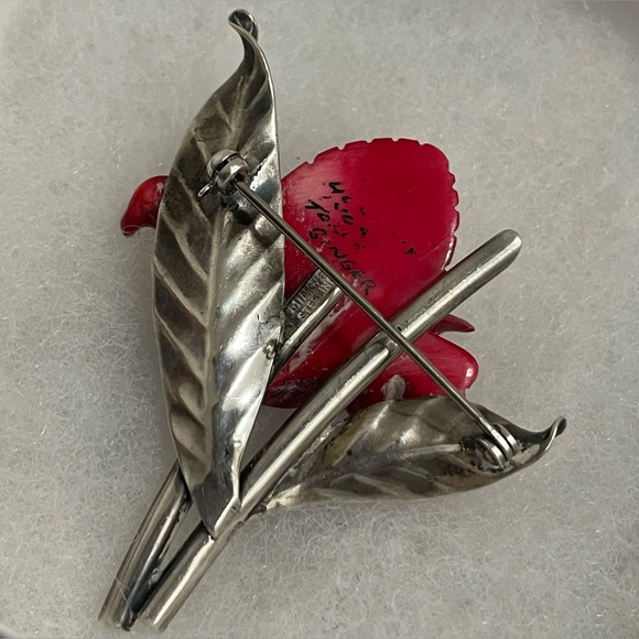 Ming’s of Honolulu Hawaii Sterling red ivory Ginger brooch - Picture 2 of 3
